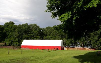 Image of clear span building at Plattsburg Equine Center
